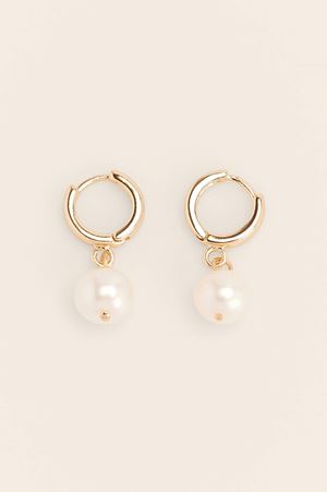 Gold/White Hanging Pearl Earrings