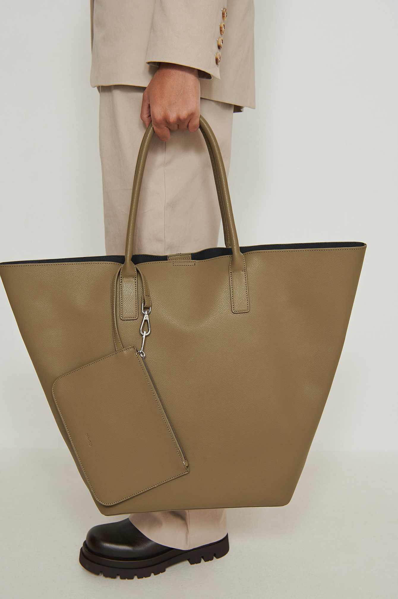 Leather Oversize Bucket Bag
