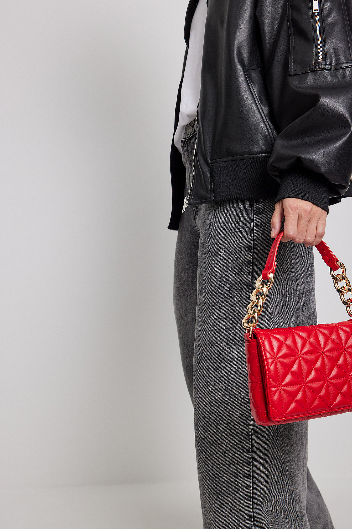 Quilted Chunky Chain Shoulder Bag